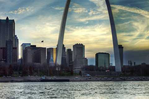 What is St. Louis Famous for in History? A Comprehensive Guide